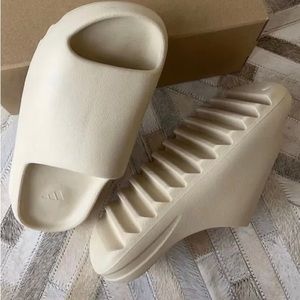Size 9 Bone color “Yeezy slides”